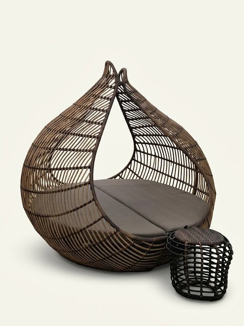 Teardrop Pod Daybed with Side Table