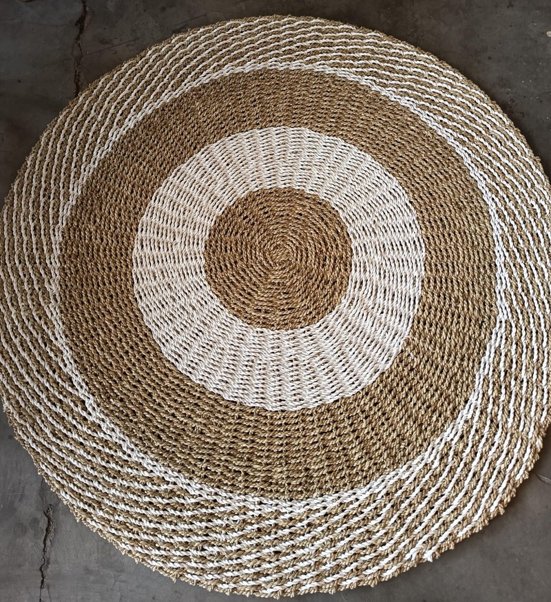Round Seagrass Mat, white-and-natural stripes